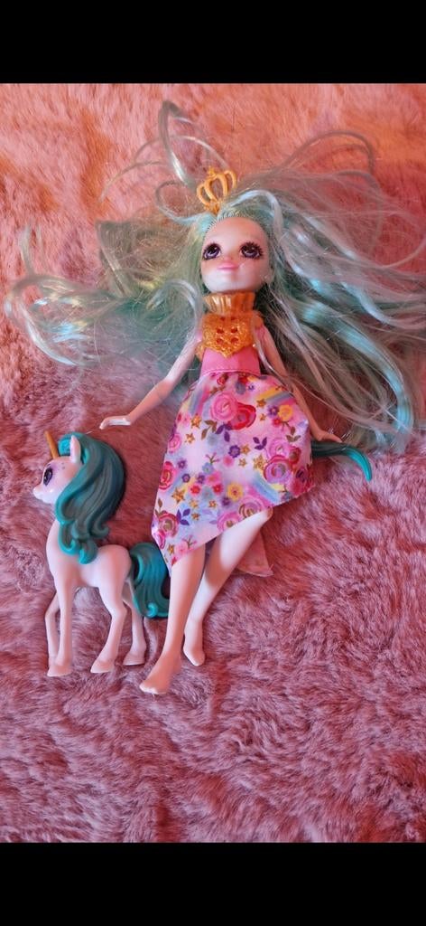 Gros lots enchantimals, Enlèvement, Poupée