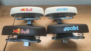Nieuwe Paddestoel zadel voor Honda camino RED BULL POLINI beschikbaar voor biedingen