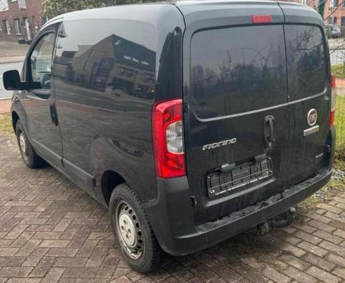 FIAT FIORINO 2015 - 1.3 diesel, Auto's, Bestelwagens en Lichte vracht, Particulier, Trekhaak, Fiat, Diesel, Ophalen