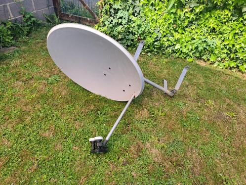 Antenne parabolique avec doubles têtes., Audio, Tv en Foto, Schotelantennes, (Schotel)antenne, Ophalen