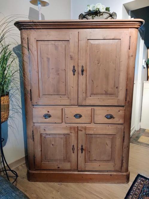 Degelijke houten hoekkast., Huis en Inrichting, Kasten | Buffetkasten, Zo goed als nieuw, 150 tot 200 cm, 100 tot 150 cm, 50 tot 75 cm