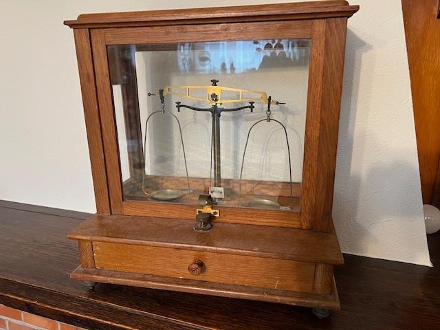 Balance de pharmacien antique, Antiquités & Art, Antiquités | Outils & Instruments, Enlèvement