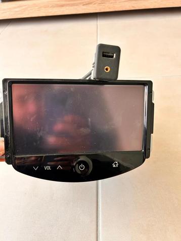 Opel GPS Radio met Touchscreen beschikbaar voor biedingen