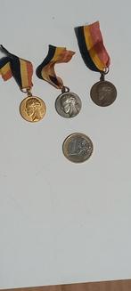 3 medailles van Leopold III/28 mei 1940, Verzamelen, Verzenden, Landmacht, Lintje, Medaille of Wings