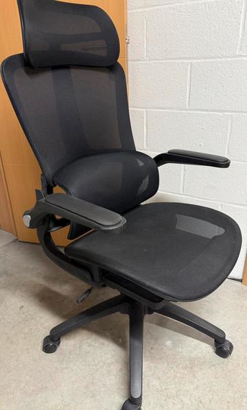 Chaise de bureau en bon état  beschikbaar voor biedingen