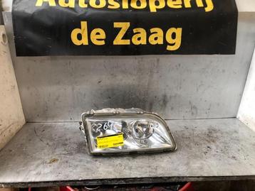 Koplamp rechts van een Volvo V40 beschikbaar voor biedingen