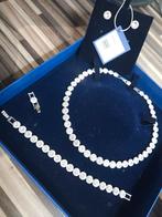 Parure Swarovski complète, Enlèvement