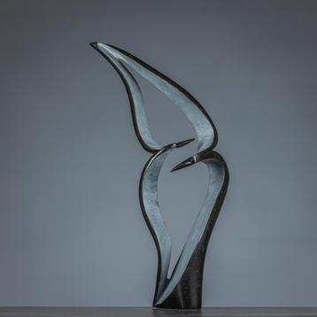 Flying birds - beeld van natuursteen  beschikbaar voor biedingen