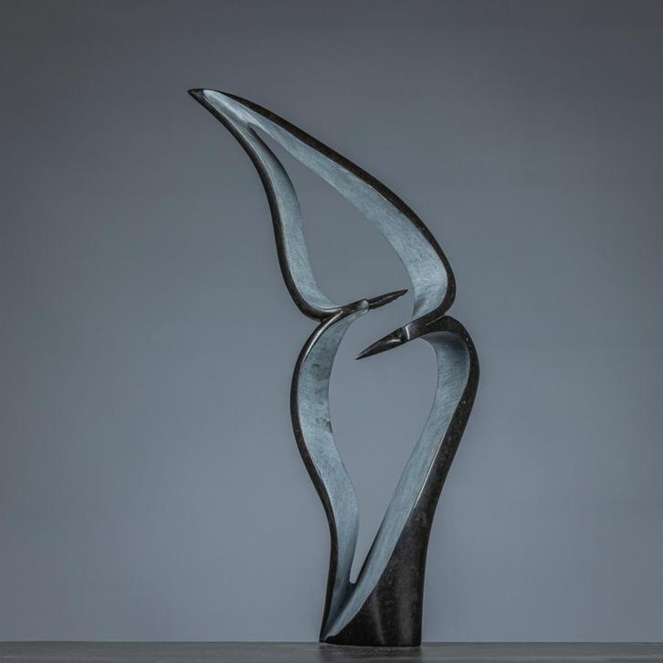 Flying birds - beeld van natuursteen, Antiek en Kunst, Kunst | Designobjecten, Ophalen of Verzenden
