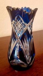 Superbe vase bleu en cristal Val St Lambert taillé, Antiek en Kunst, Ophalen