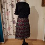 Jupe habillée rouge et noire, Kleding | Dames, Rokken, Ophalen, Maat 42/44 (L), Zo goed als nieuw, Knielengte
