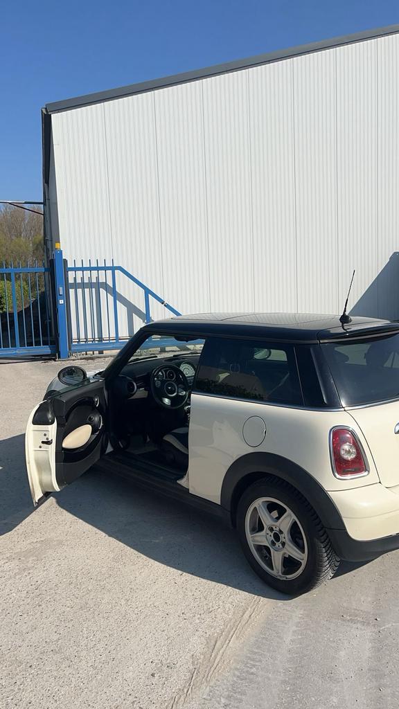 Mini cooper 1.6 Essence 112500 km  Full options, Auto's, Mini, Particulier, Cooper, ABS, Airbags, Airconditioning, Boordcomputer