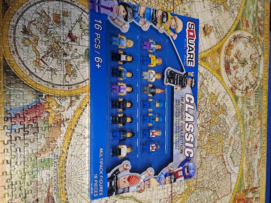 Figurines carrées, Enlèvement