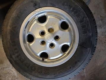 Roues. Jantes + pneus RANGE ROVER P38., Pneus et Jantes, Pneus hiver, Enlèvement ou Envoi, 16 pouces
