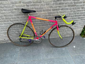Vintage retro tijdritfiets (duikframe) beschikbaar voor biedingen
