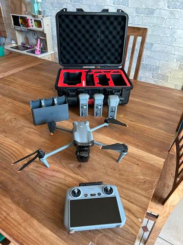 Dji air 3 flight more + hard case beschikbaar voor biedingen