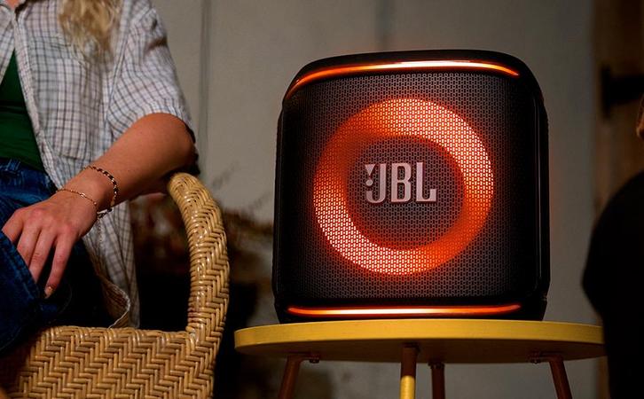 JBL Encore 2 + micro TE HUUR (€25/dag+waarborg), Audio, Tv en Foto, Luidsprekerboxen, Zo goed als nieuw, Center speaker, 120 watt of meer