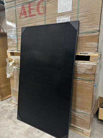 Panneau solaire AEG 375 W Design Mono Full Black disponible aux enchères