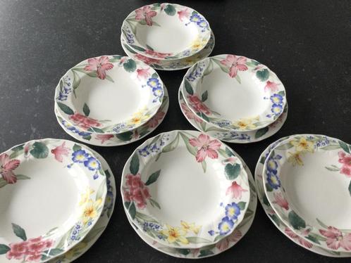 12 borden „Flora Bella” van Villeroy en Boch, Antiek en Kunst, Antiek | Servies los, Ophalen