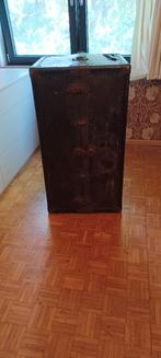 Antieke hutkoffer, Enlèvement