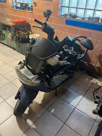 Peugeot 125 cc beschikbaar voor biedingen