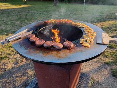 Cortenstaal BBQ, Tuin en Terras, Houtskoolbarbecues, Zo goed als nieuw, Ophalen