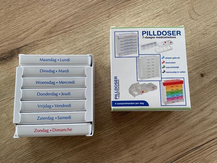 Pillendoos, Diversen, Verpleegmiddelen, Zo goed als nieuw, Ophalen of Verzenden