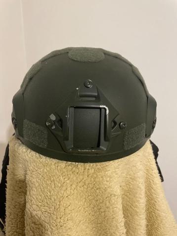 Casque plastique beschikbaar voor biedingen