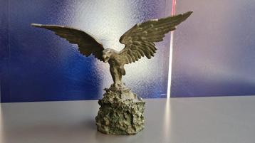 bronzen beeldje, adelaar op rots, niet gesigneerd beschikbaar voor biedingen