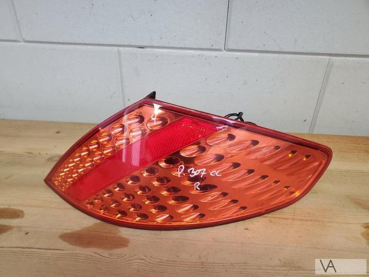 Peugeot 307 cc cabrio achterlicht rechts op de auto €150 R4, Auto-onderdelen, Verlichting, Peugeot, Gebruikt, Ophalen of Verzenden