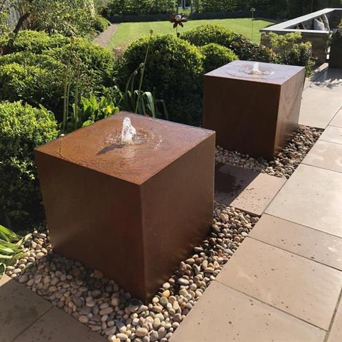 cortenstaal waterblok  / met wit LED licht in borrelfontein, Tuin en Terras, Waterpartijen en Fonteinen, Nieuw, Waterornament