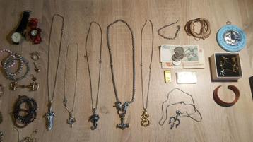 Sieraden + muntenlot beschikbaar voor biedingen