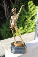 femme au chapeau en bronze signé , VITALEH, Enlèvement ou Envoi, Bronze