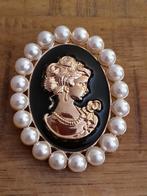 Prachtige queens cameo broche, Handtassen en Accessoires, Zo goed als nieuw, Verzenden