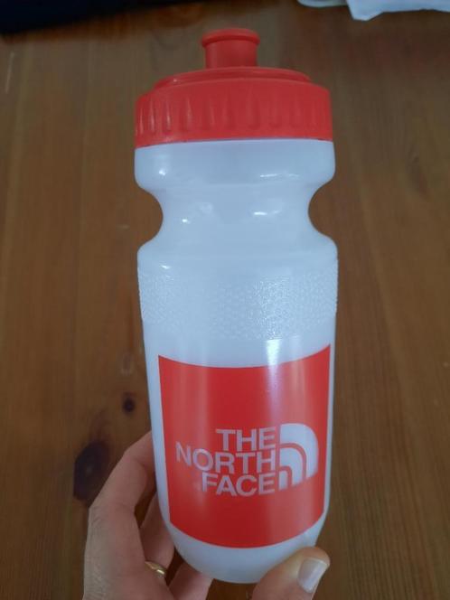 Nieuwe drinkfles van The North Face (7 stuks), Sports & Fitness, Alpinisme & Randonnée, Neuf, Autres types, Enlèvement ou Envoi