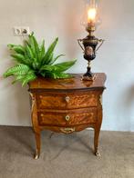 Antieke ingelegde commode, Ophalen