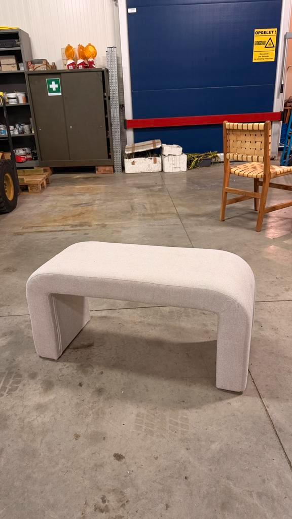 Bankje JYSK – licht beige stof, Huis en Inrichting, Zetels | Voetbanken en poefs, Gebruikt, Stof, Ophalen