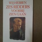 WIJ HEBBEN ZES RIDDELS VOORBIJ ZIEN GAAN, Boeken, Gedichten en Poëzie, Ophalen of Verzenden