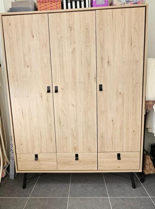 Kleerkast, Huis en Inrichting, Kasten | Kleerkasten, Zo goed als nieuw, Met lade(s), Met deur(en), Met plank(en), Met hangruimte