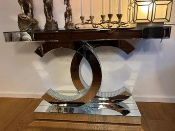 NIEUWE exclusieve Sidetable met spiegel - Chanel console beschikbaar voor biedingen