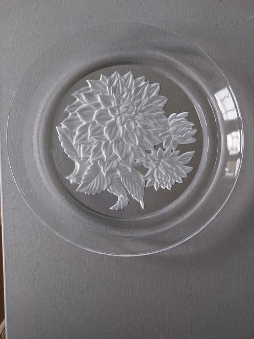 Hoya gesatineerd sierbord kristal Takehiko Yamamoto Japan, Antiek en Kunst, Antiek | Glaswerk en Kristal, Ophalen of Verzenden