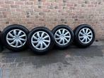 Continental winterbanden 215 65 17 + stalen velgen. (Tiguan), Auto-onderdelen, Banden en Velgen, Ophalen, Winterbanden, Velg(en)