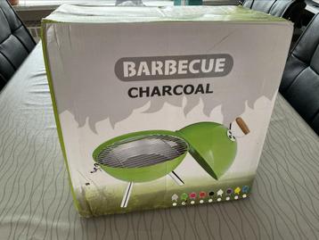 Kleine bbq beschikbaar voor biedingen