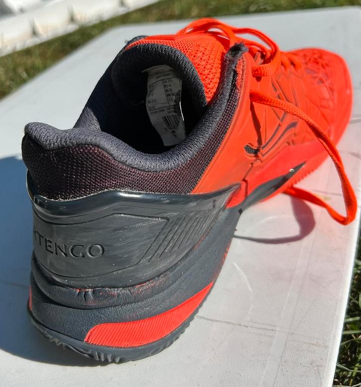 Basket Artengo noire et orange, Sports & Fitness, Tennis, Utilisé, Chaussures, Autres marques, Enlèvement