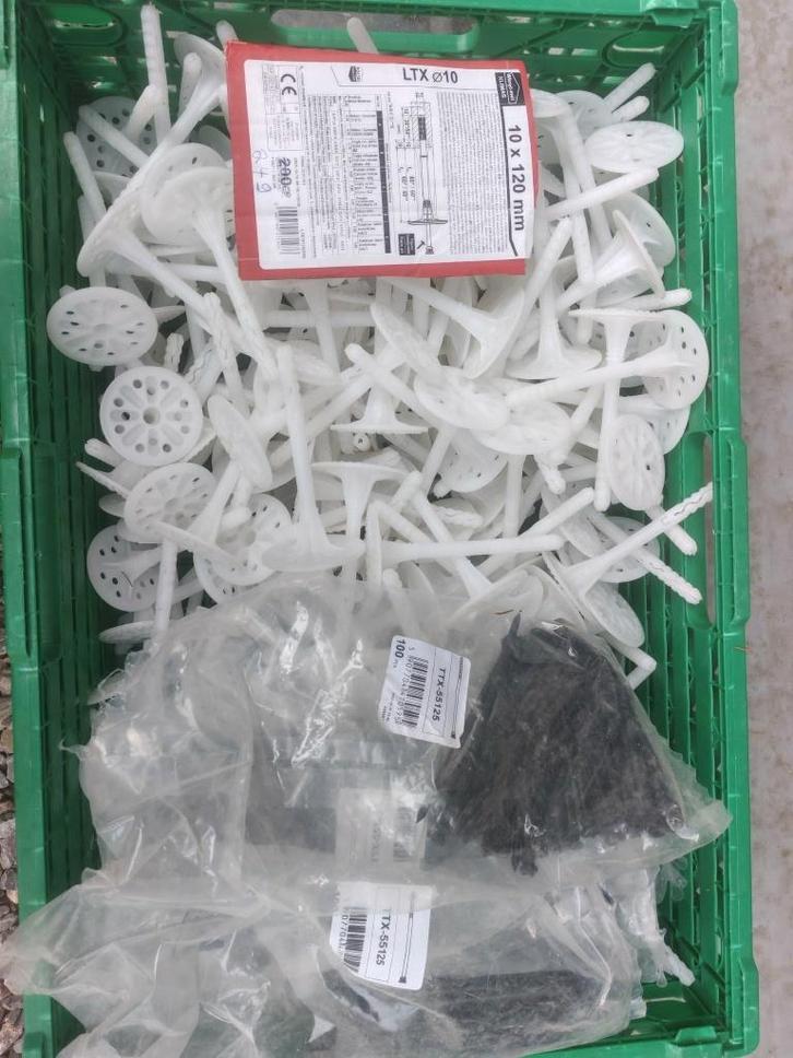 Lot de 249 chevilles isolation PP LTX 10X120, Bricolage & Construction, Briques, Comme neuf, Briques, Enlèvement ou Envoi