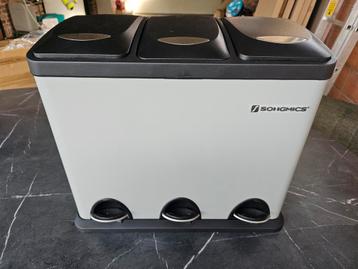 Songmics trash can beschikbaar voor biedingen