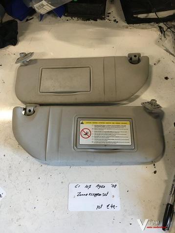 Citroen C1 Toyota Aygo Peugeot 107   1.0 2008  Zonnekleppen  beschikbaar voor biedingen