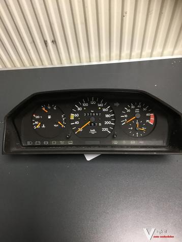 Mercedes W124   Benzine  1992     124 542 0966  Km Tellerklo beschikbaar voor biedingen