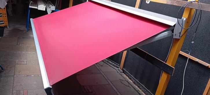 zonne luifel knikarm L2.88 m  electrisch in goede staat, Tuin en Terras, Schaduwdoeken, Gebruikt, Ophalen