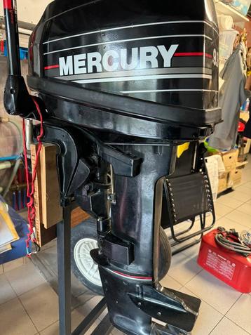 Buitenboordmotor Mercury 9.9 + brandstoftank QuickSilver 23L beschikbaar voor biedingen